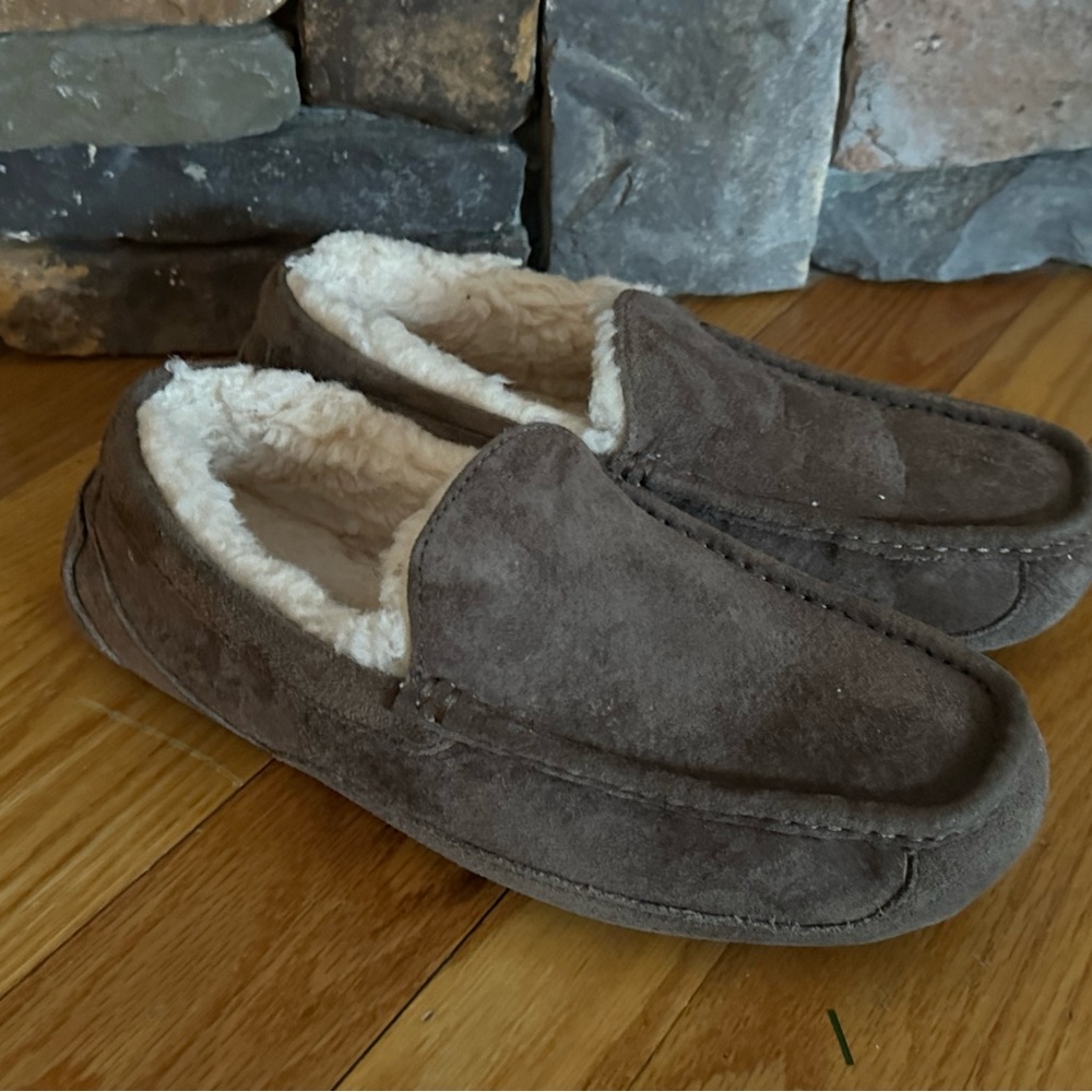 UGG Ascot slippers men’s size 7 eee